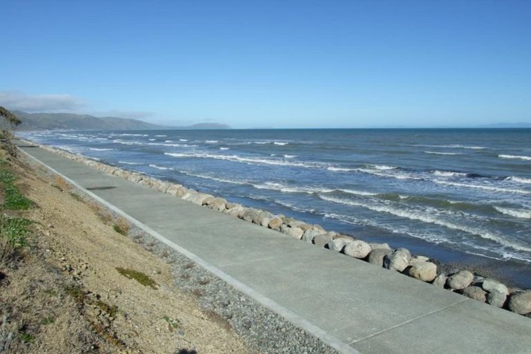 Photo of property in 31b The Esplanade, Raumati South, Paraparaumu, 5032