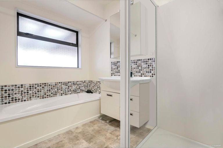 Photo of property in 84 Robert Skelton Place, Clendon Park, Auckland, 2103