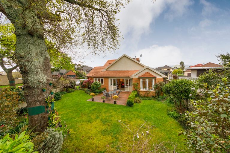 Photo of property in 4 The Oaks, Awapuni, Palmerston North, 4412