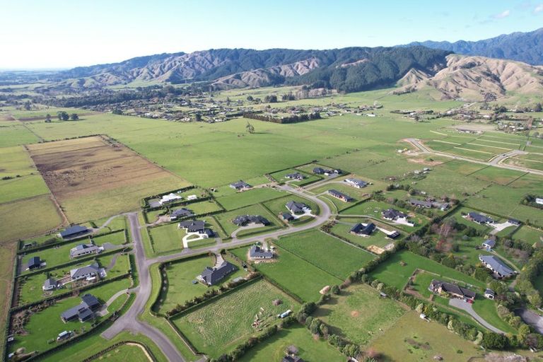 Photo of property in 12 Oriwa Lane, Levin, 5571
