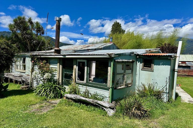 Photo of property in 12 Con Street, Seddonville, Westport, 7891