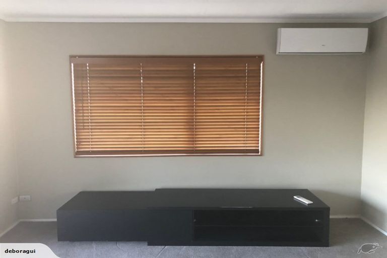 Photo of property in 1/633 Glenfield Road, Totara Vale, Auckland, 0629