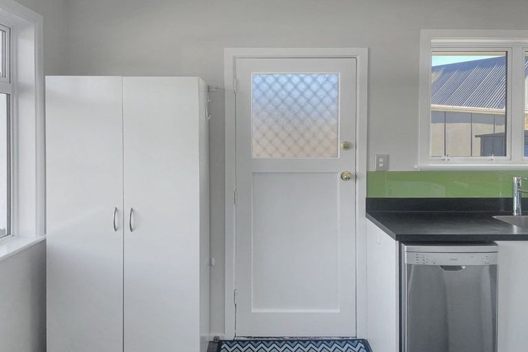 Photo of property in 7a Sequoia Place, Maoribank, Upper Hutt, 5018