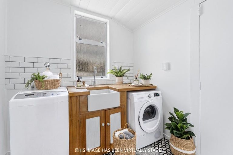 Photo of property in 1106 Karamu Road North, Mayfair, Hastings, 4122