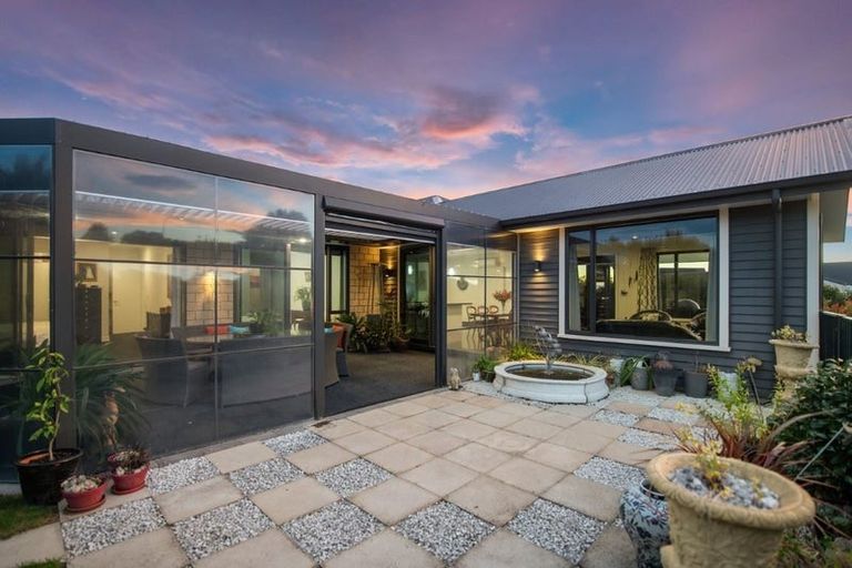 Photo of property in 7 Shillingford Boulevard, Rolleston, 7615