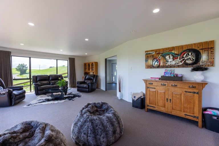 Photo of property in 14 Centre Road, Matamau, Dannevirke, 4977