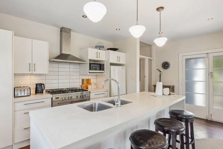 Photo of property in 31 Prossers Road, Saint Martins, Christchurch, 8022