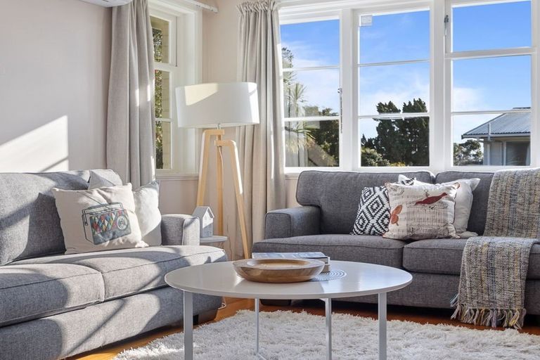 Photo of property in 35 Philomel Crescent, Bayswater, Auckland, 0622