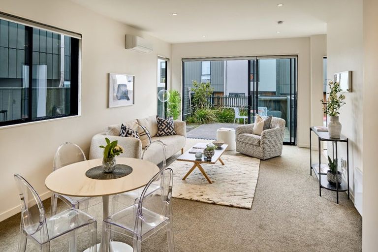 Photo of property in 19/6 Oswald Crescent, Paparangi, Wellington, 6037