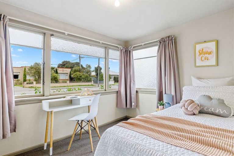Photo of property in 87 Vagues Road, Northcote, Christchurch, 8052