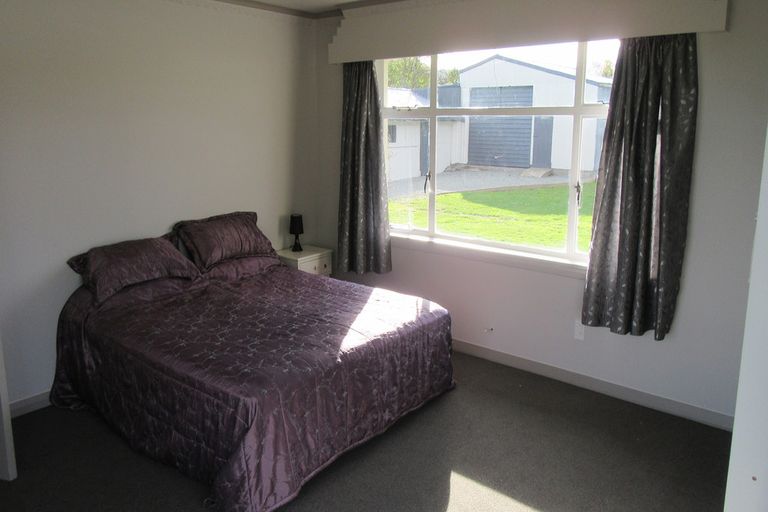 Photo of property in 30 Timaru Road, Waimate, 7924