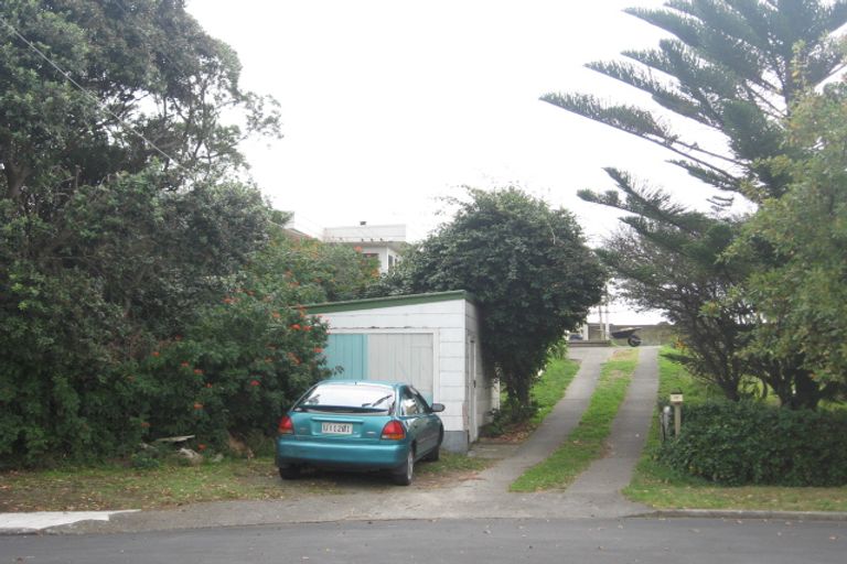 Photo of property in 17 Waikare Road, Raumati Beach, Paraparaumu, 5032
