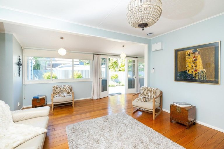 Photo of property in 15 Pipi Street, Te Awanga, 4102