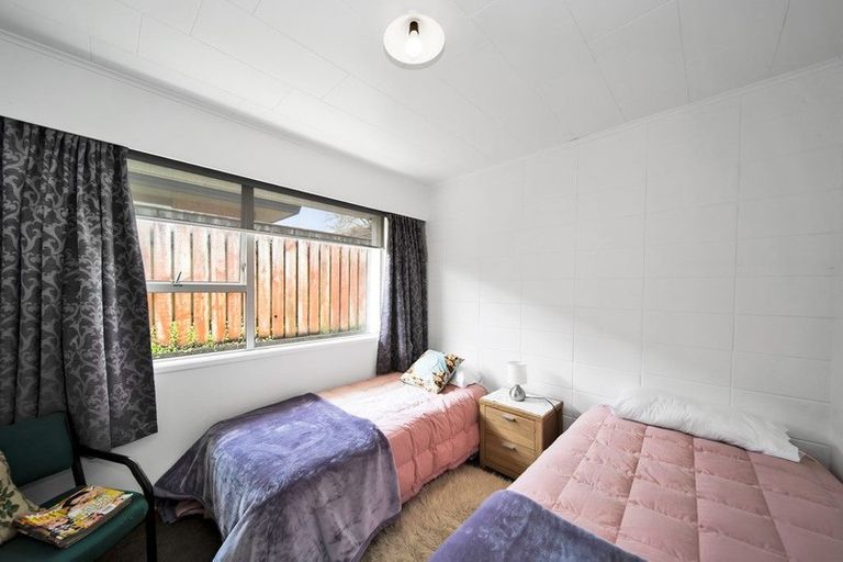 Photo of property in 4/29 Clemow Road, Fitzroy, New Plymouth, 4312