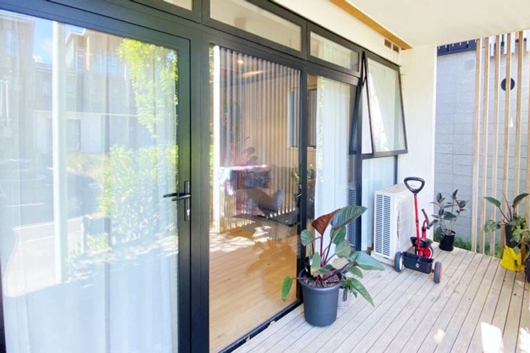 Photo of property in 1/165 Hobsonville Point Road, Hobsonville, Auckland, 0616