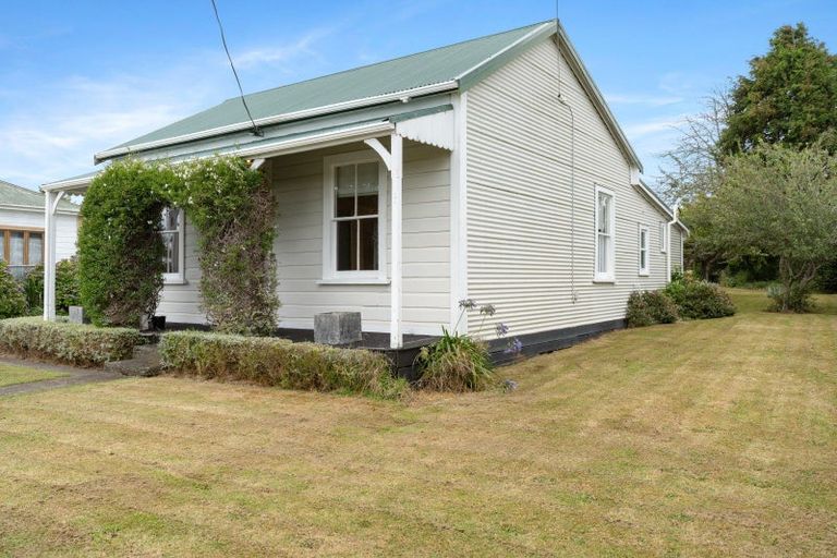 Photo of property in 18 Alfredton Road, Eketahuna, 4900