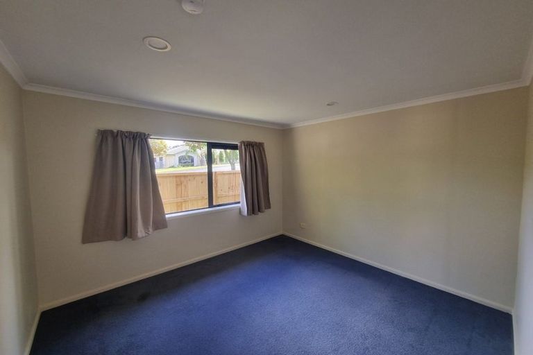 Photo of property in 46 View Ridge Drive, Ranui, Auckland, 0612