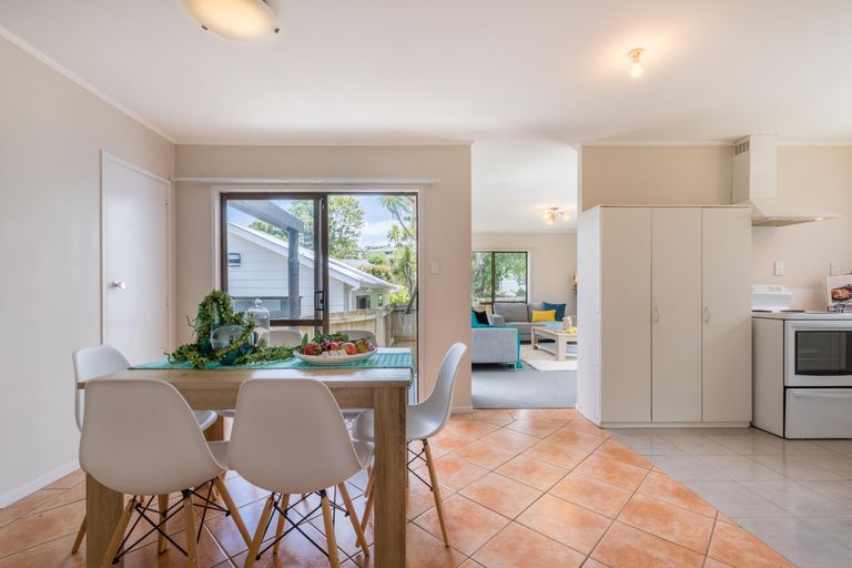 Photo of property in 105 Moire Road, West Harbour, Auckland, 0618