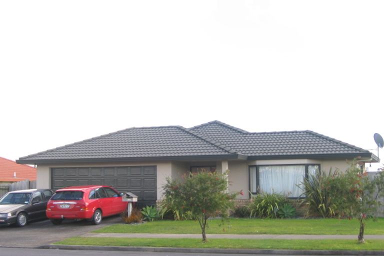 Photo of property in 43 Armoy Drive, East Tamaki, Auckland, 2016