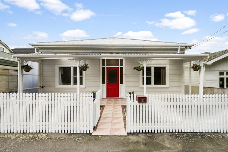 Photo of property in 160 Russell Terrace, Berhampore, Wellington, 6023