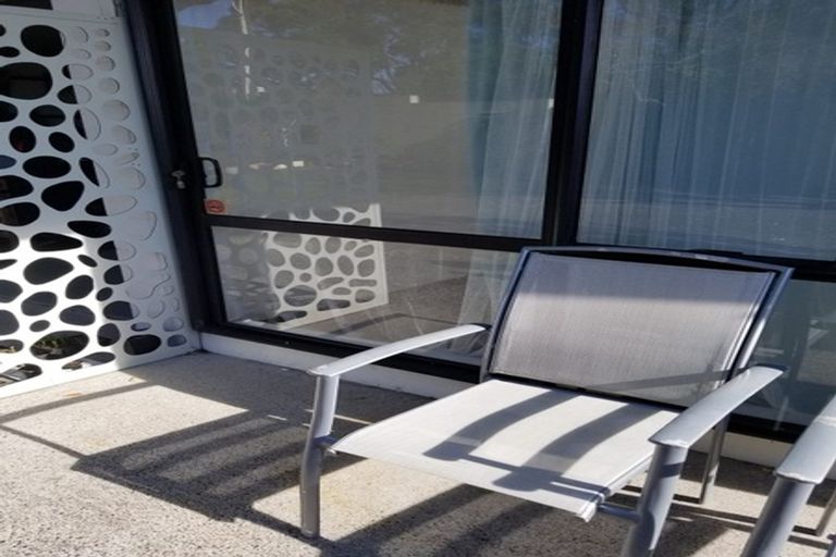 Photo of property in 1/40 Aberdeen Road, Campbells Bay, Auckland, 0620