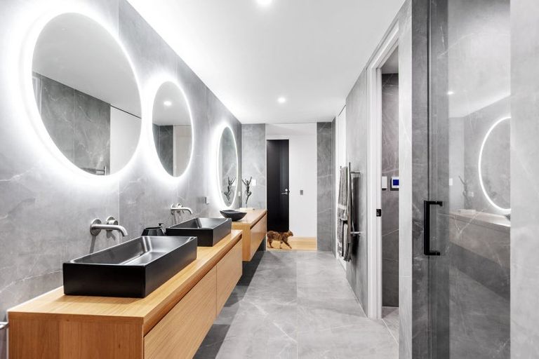 Photo of property in 314a Hurstmere Road, Takapuna, Auckland, 0622