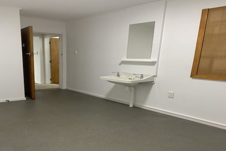 Photo of property in 58 Mclean Street, Woodville, 4920