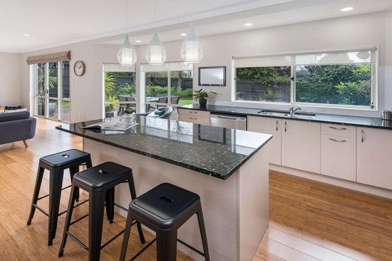 Photo of property in 5 Pintner Place, Somerville, Auckland, 2014