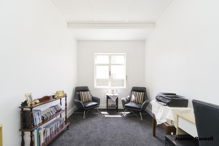 Photo of property in 3 Vivian Street, Palmerston North, 4414