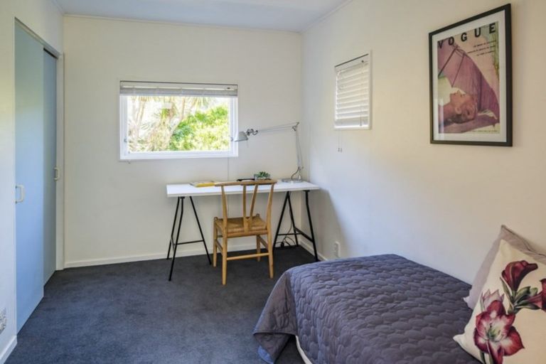 Photo of property in 21 Ferry Road, Days Bay, Lower Hutt, 5013