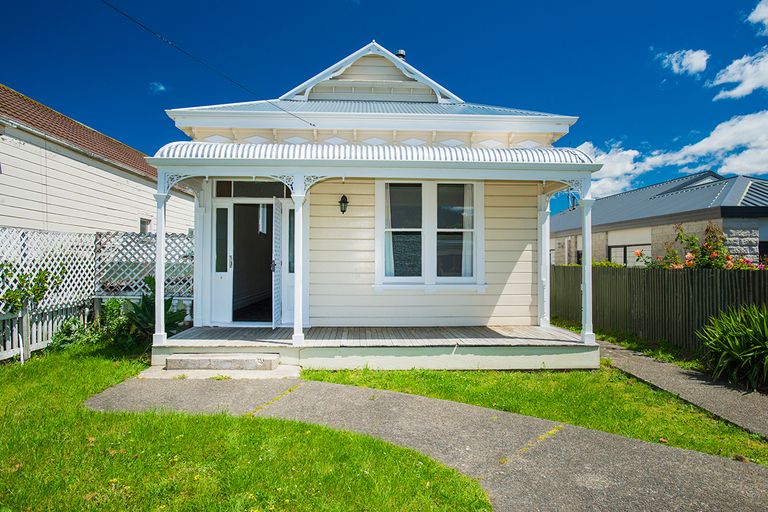 Photo of property in 100 Ormond Road, Whataupoko, Gisborne, 4010