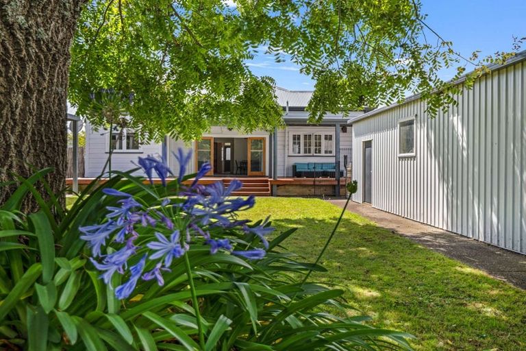 Photo of property in 11 Hurworth Place, College Estate, Whanganui, 4500