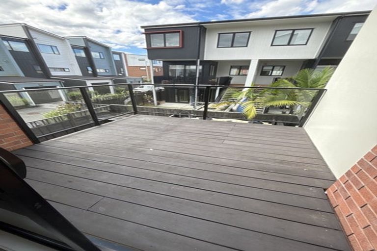 Photo of property in 13 William Stratton Lane, Hobsonville, Auckland, 0616