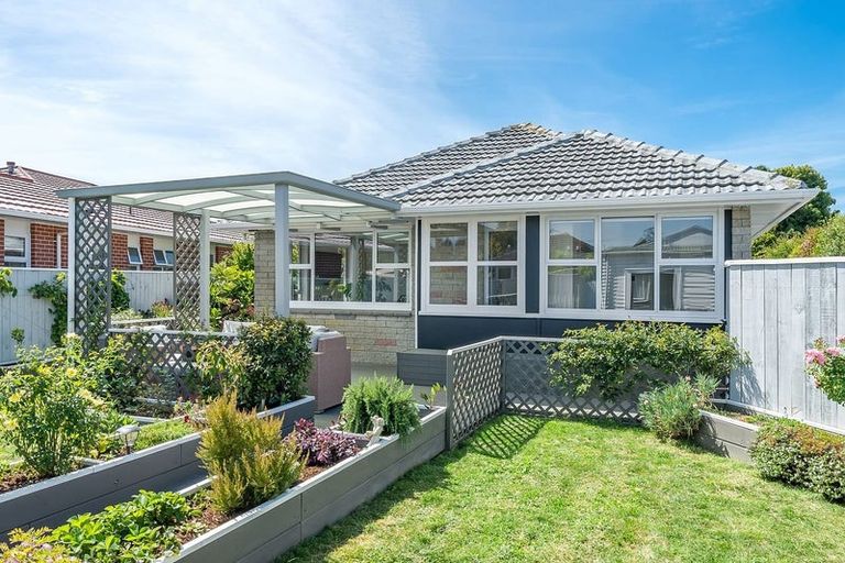 Photo of property in 20a Holyoake Crescent, Avalon, Lower Hutt, 5011
