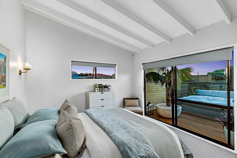 Photo of property in 2 The Southern Isle, Omaha, 0986