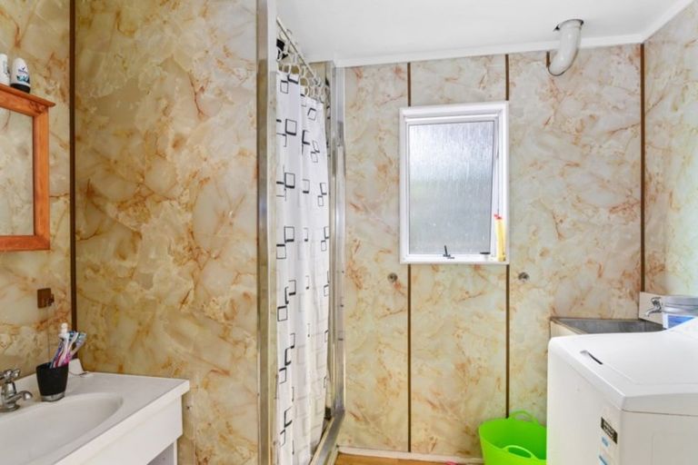 Photo of property in 2 Spencer Street, Western Heights, Rotorua, 3015