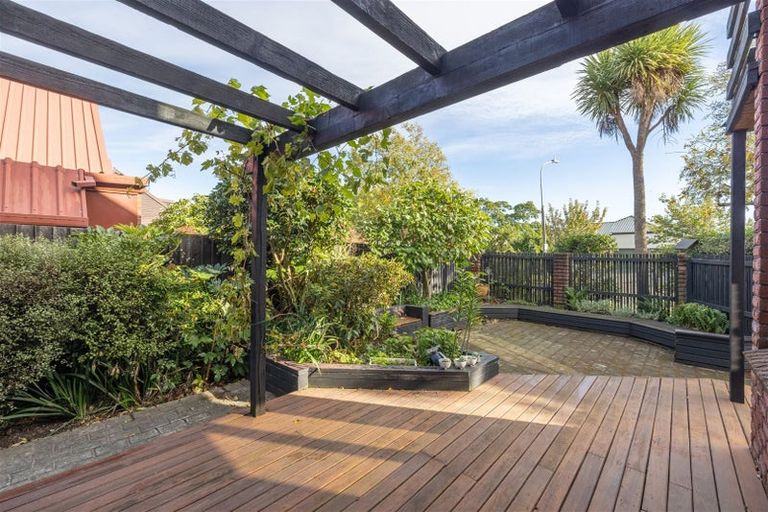 Photo of property in 80 Apsley Drive, Avonhead, Christchurch, 8042