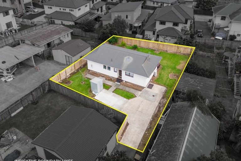 Photo of property in 2/295 Massey Road, Mangere East, Auckland, 2024