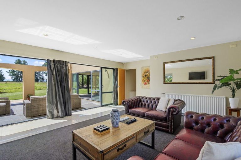 Photo of property in 2817 West Coast Road, Kirwee, Darfield, 7571