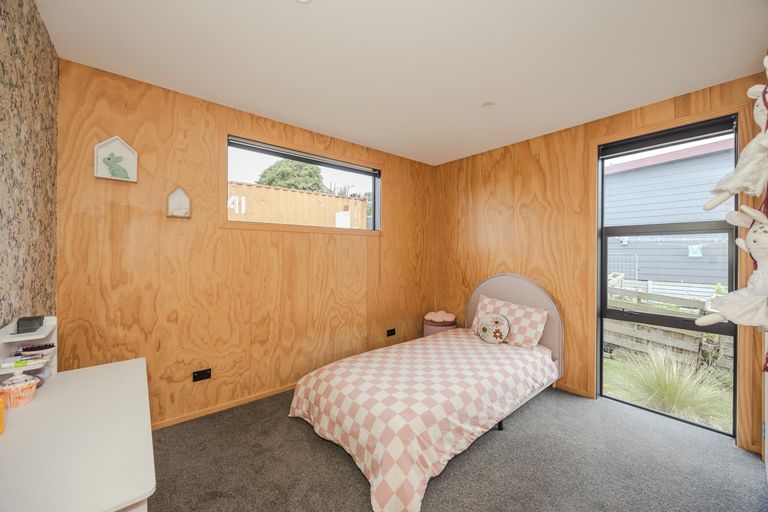 Photo of property in 13 Semple Street, Kakanui, Oamaru, 9495