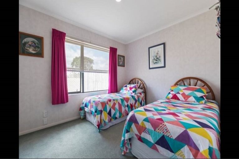 Photo of property in 34 Blackwood Drive, Wattle Downs, Auckland, 2103