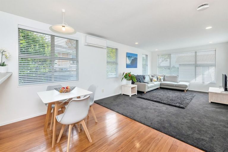 Photo of property in 1/46 Blakeborough Drive, Forrest Hill, Auckland, 0620