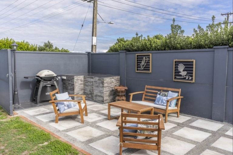 Photo of property in 99 Jellicoe Street, Martinborough, 5711