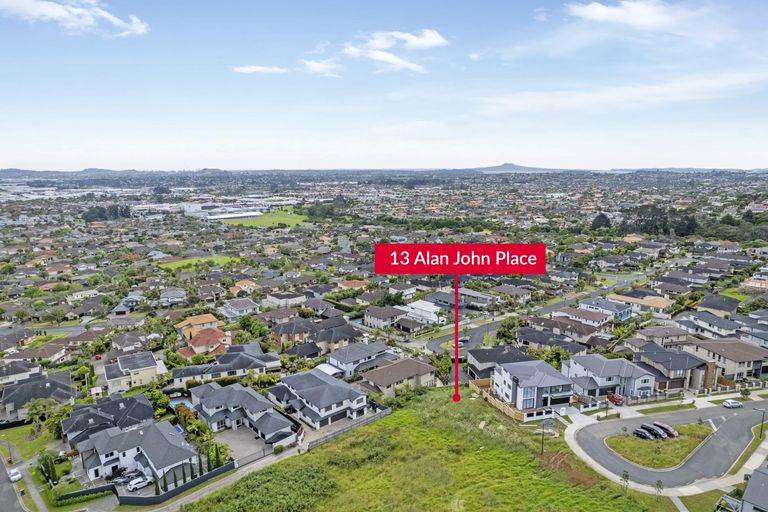 Photo of property in 13 Alan John Place, East Tamaki Heights, Auckland, 2016