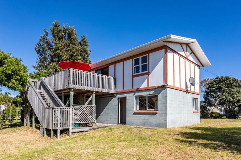 Photo of property in 210 Given Avenue, Whangamata, 3620