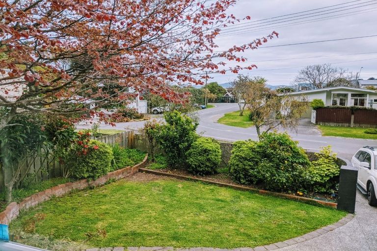 Photo of property in 12 Tawa Street, Eastbourne, Lower Hutt, 5013