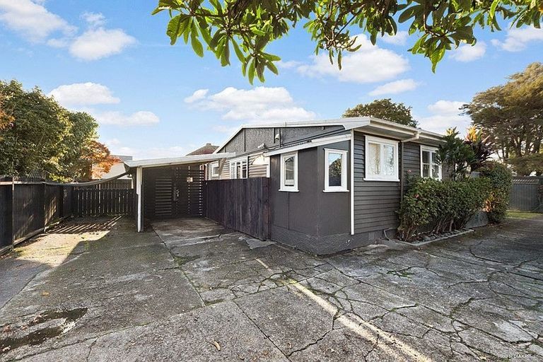 Photo of property in 78 Swanson Road, Henderson, Auckland, 0610