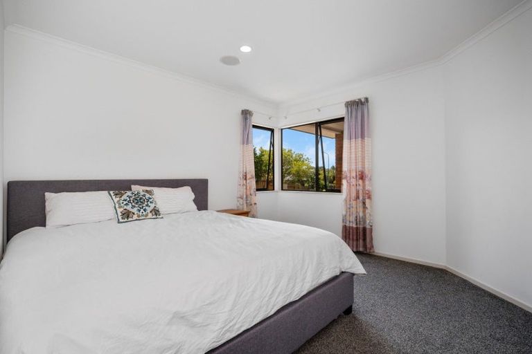 Photo of property in 14 Meadowviews Drive, Welcome Bay, Tauranga, 3112