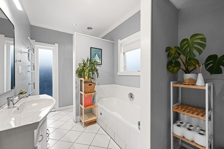 Photo of property in 135 Rimu Street, Maeroa, Hamilton, 3200