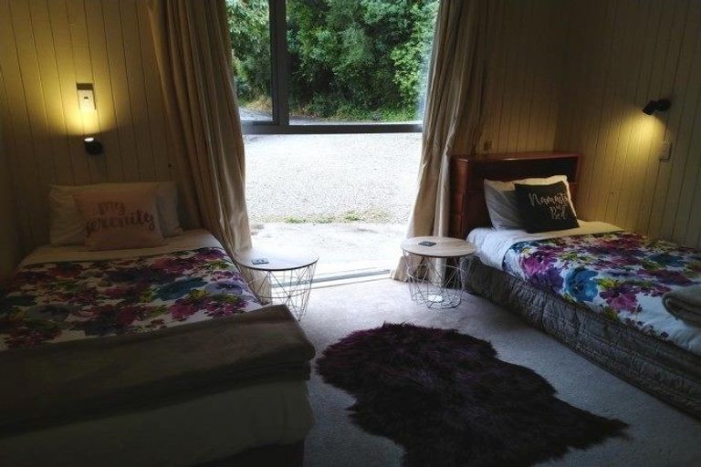 Photo of property in 16 Mckerrow Place, Sunshine Bay, Queenstown, 9300